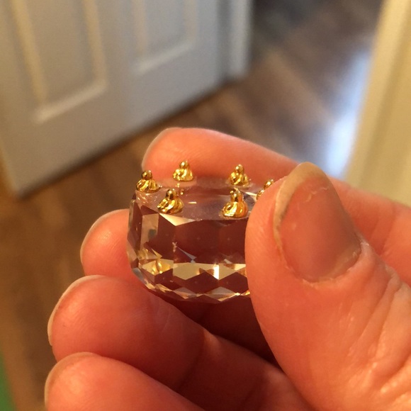 Retired Swarovski Birthday Cake Figurine - Picture 3 of 3